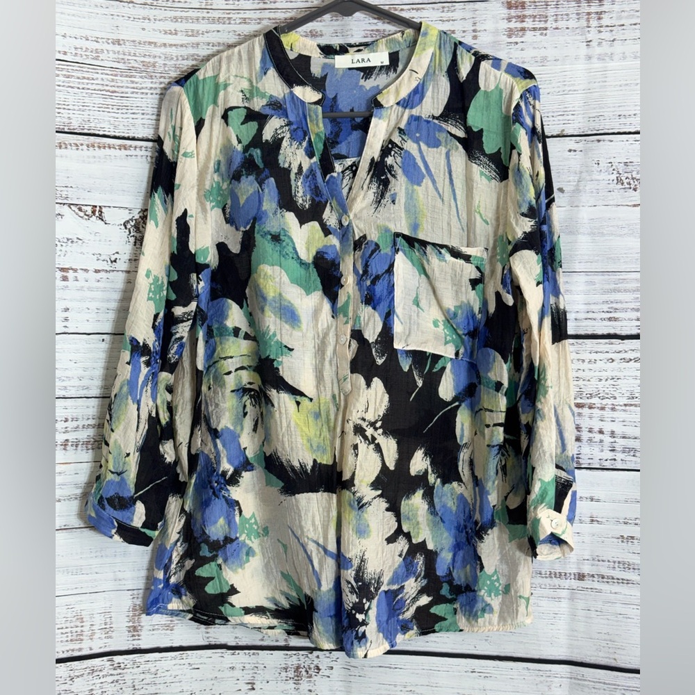 Lara Top Womens size Medium Floral popover floral Boho‎ Blouse Blue and Green